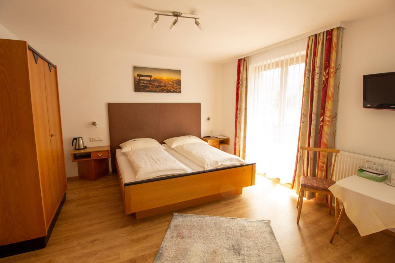 Bed and Breakfast Haus Josef Майрхофен Экстерьер фото