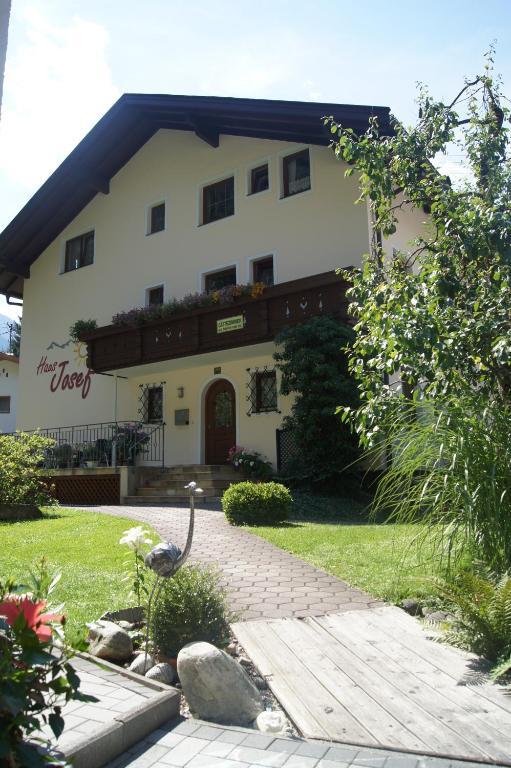 Bed and Breakfast Haus Josef Майрхофен Экстерьер фото